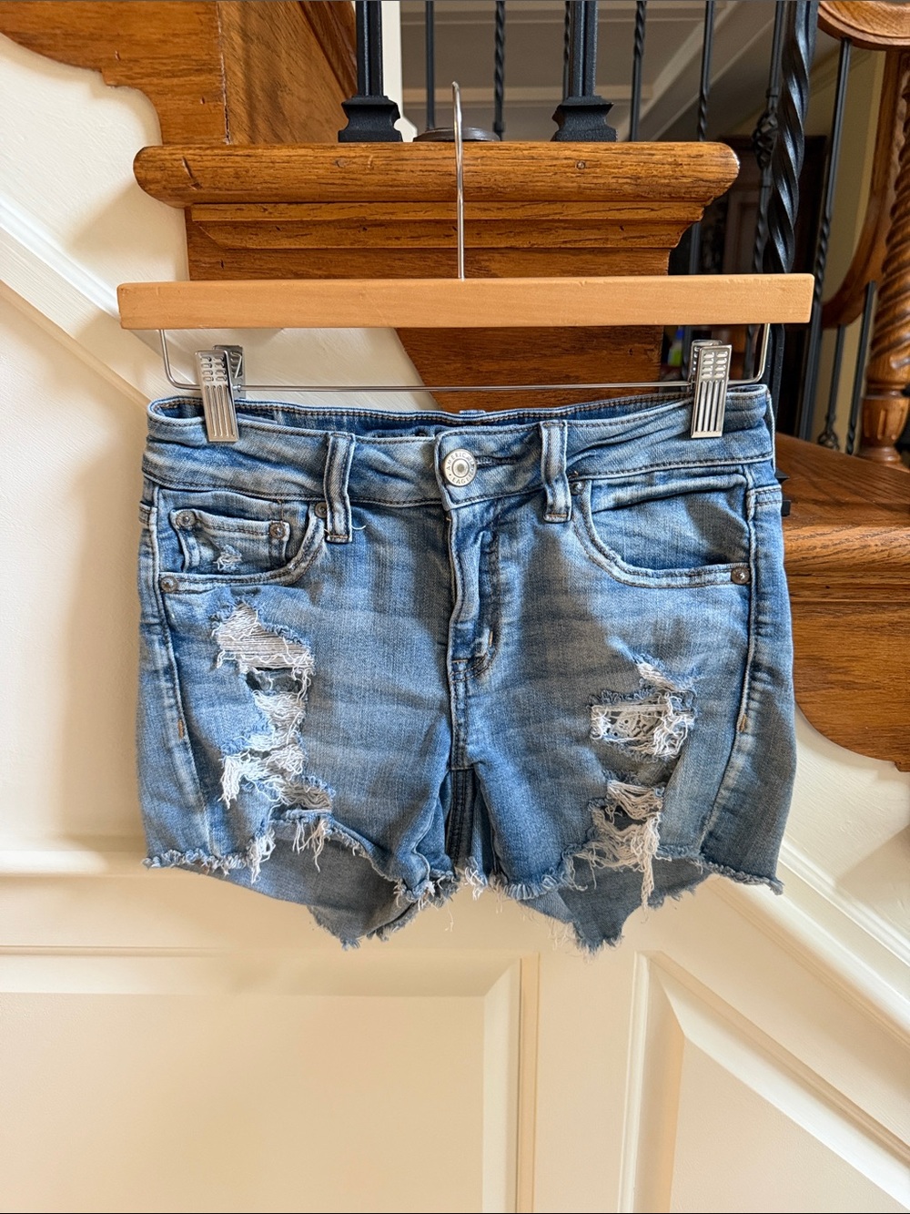 AMERICAN EAGLE MIDI Jean Shorts